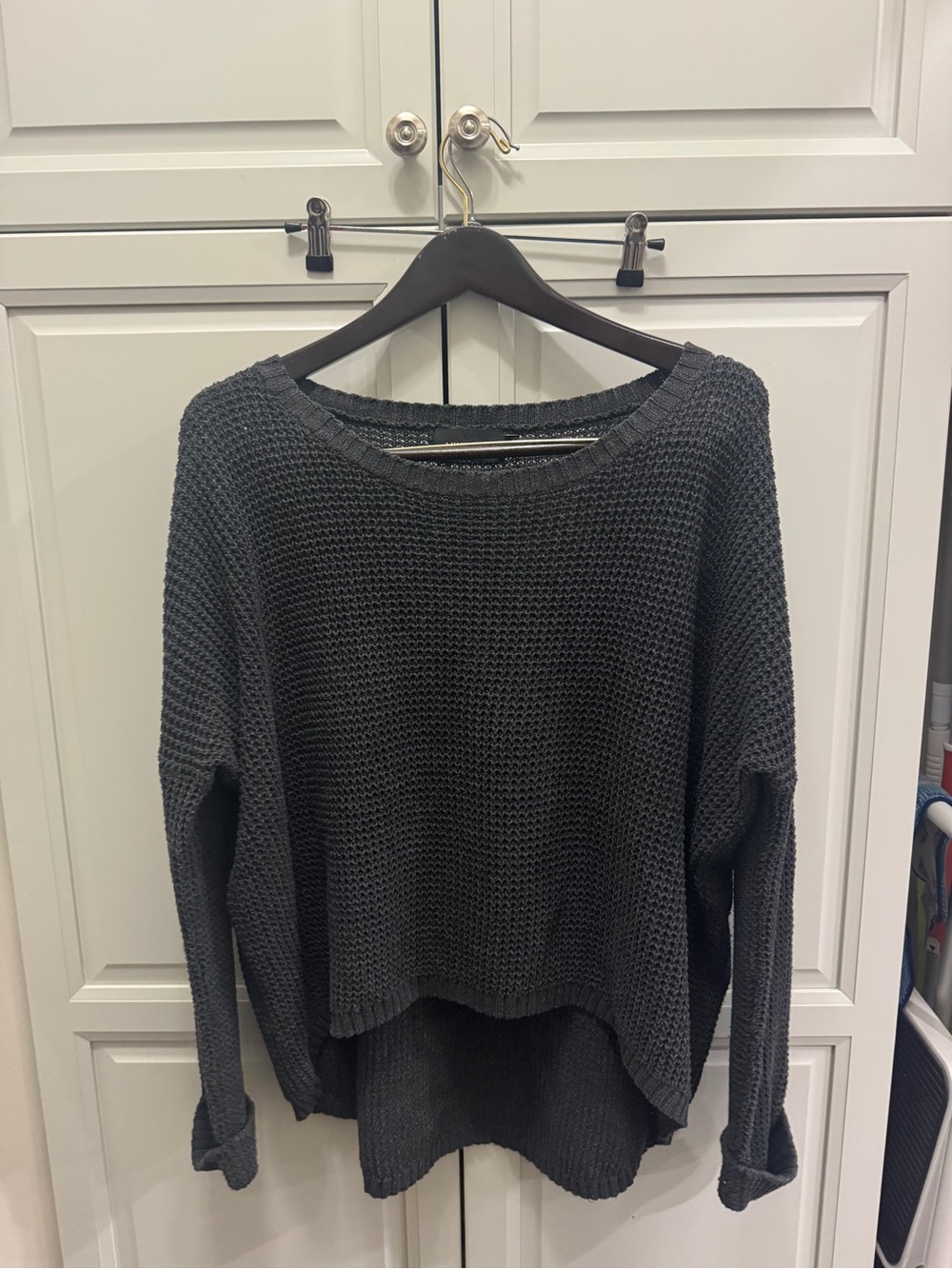MINKPINK Charcoal Gray High-Low Knit Sweater – Size M